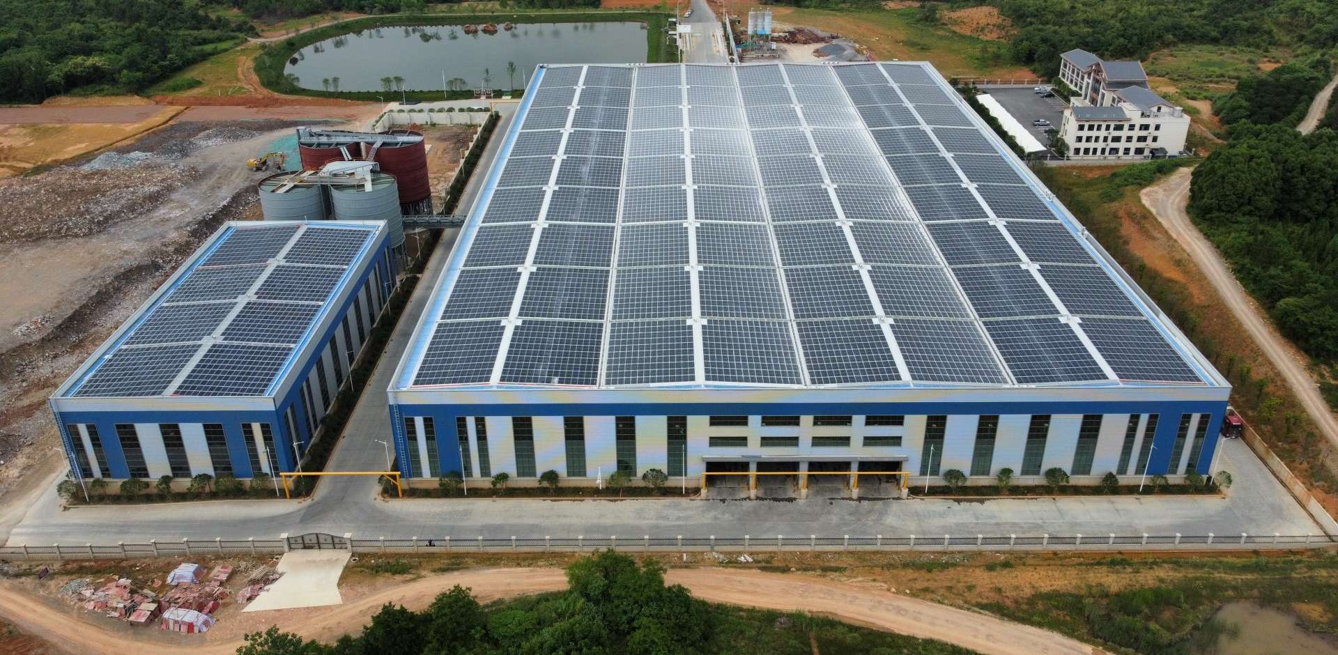 1920-2022年4月，，，，，，安徽池州汇成物资4MW光伏发电BIPV项目，，，，，，年发电约400万度，，，，，，知足约40%用电需求.jpg